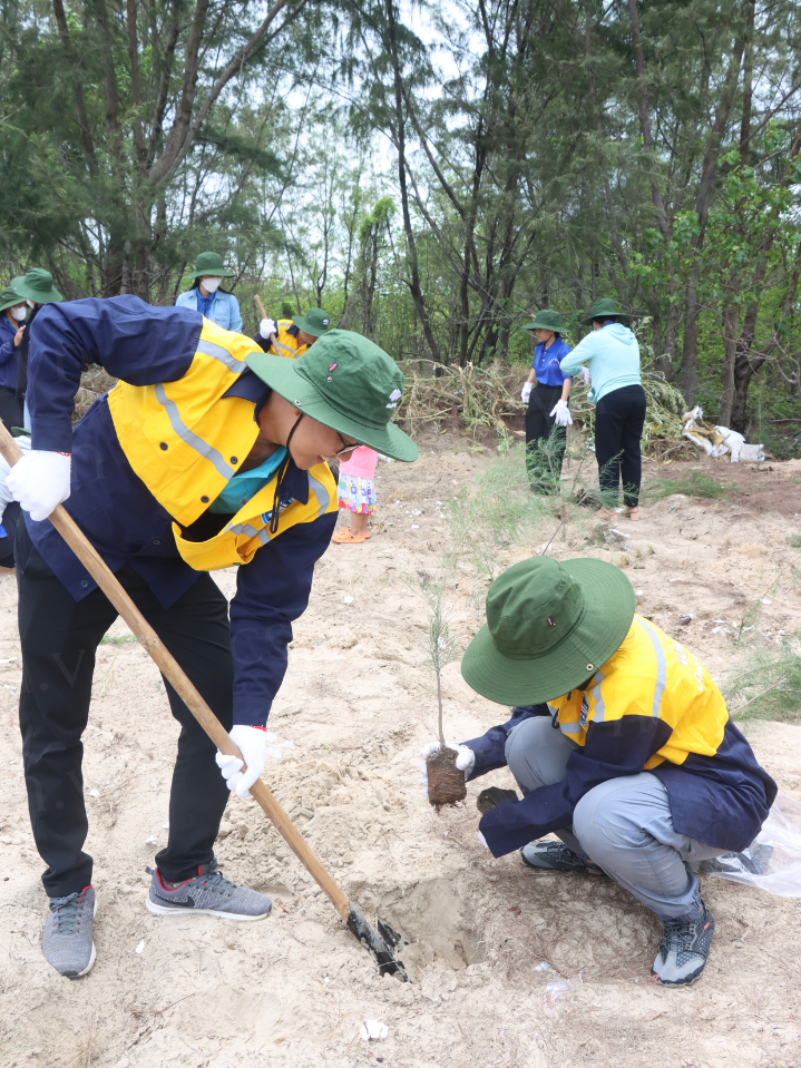 CSVC COLLABORATES WITH TRADE UNION  DONATING 1000 TREES TO PARTICIPATE IN THE PROGRAM UNITED STRENGTH, GREENING THE FUTURE HOSTED BY NS BLUESCOPE CO., LTD